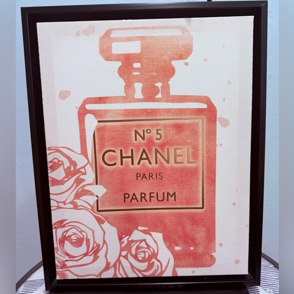 Luxury Beauty Bundle | Camellia Necklace, Chanel Style Art, Makeup Accessories - Picture 8 of 8